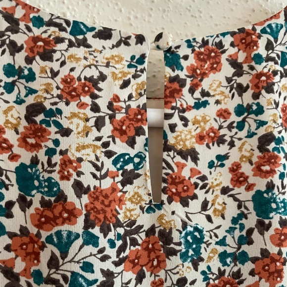 Pink Lily - Women’s Medium Floral Balloon Sleeve Ruffle Bottom Dress - Picture 8 of 15